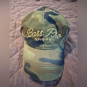 NWOT Bass Pro Women’s Camo Hat